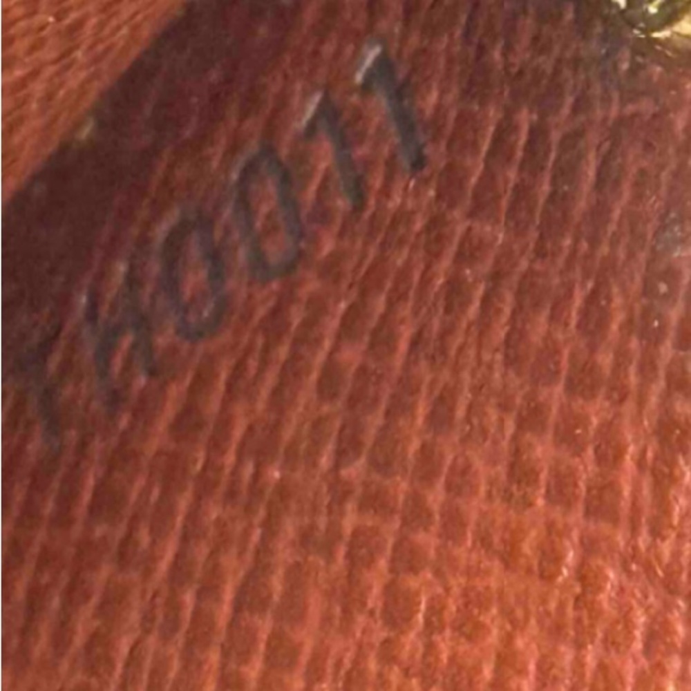 Louis Vuitton Vintage Monogram Sarah Wallet With Crossbody Chain With COA - Picture 13 of 16